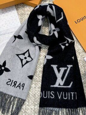 Louis Vuitton wool scarf